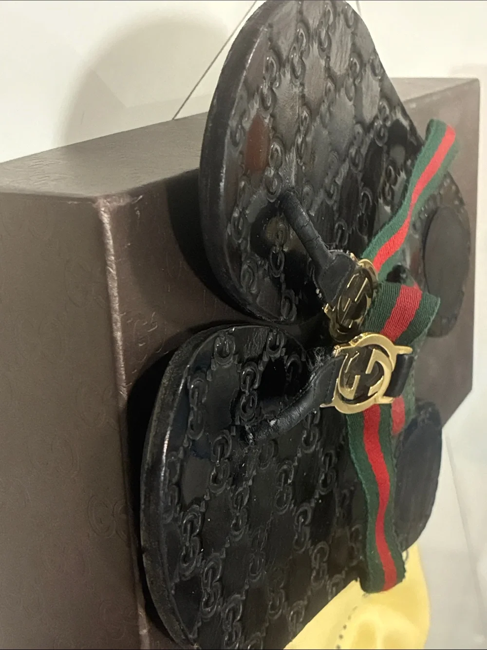 Gucci sandals Authentic w box